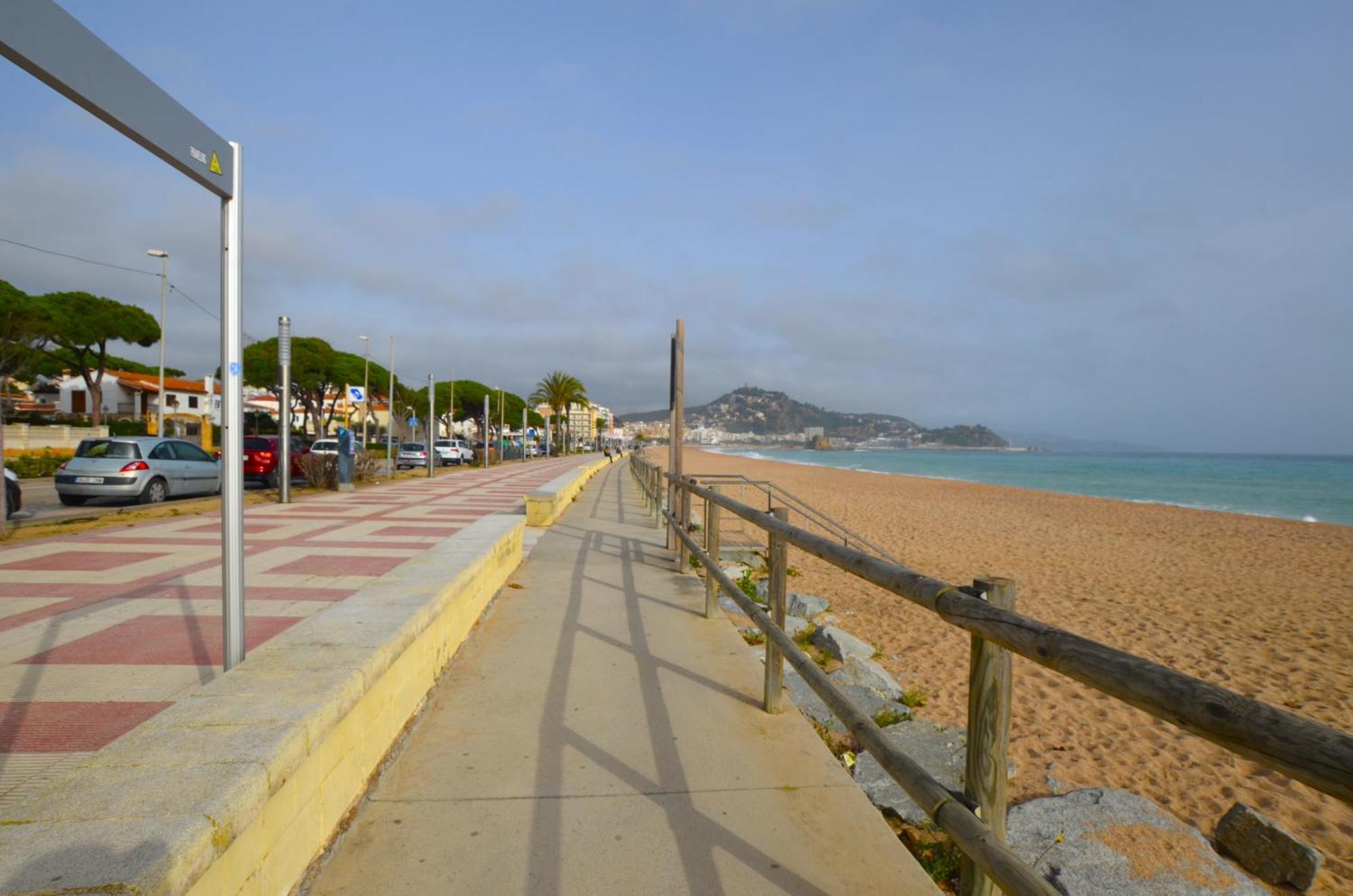 Apartamento Frente A La Playa Blanes Costa Brava Exterior foto
